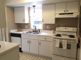 28 Scottcross Ln, Rochester, NY 14623