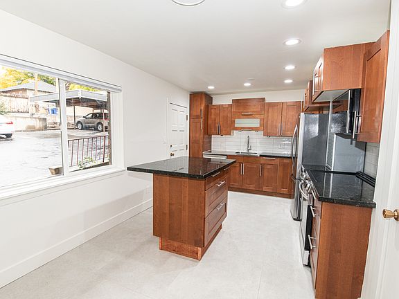 3rd image of 1259 E South Temple St #15