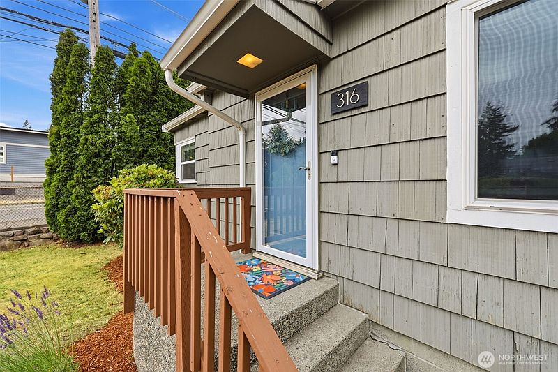 4th image of 316 SW 124th Street