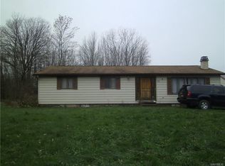 2708 Quaker Rd, Gasport, NY 14067