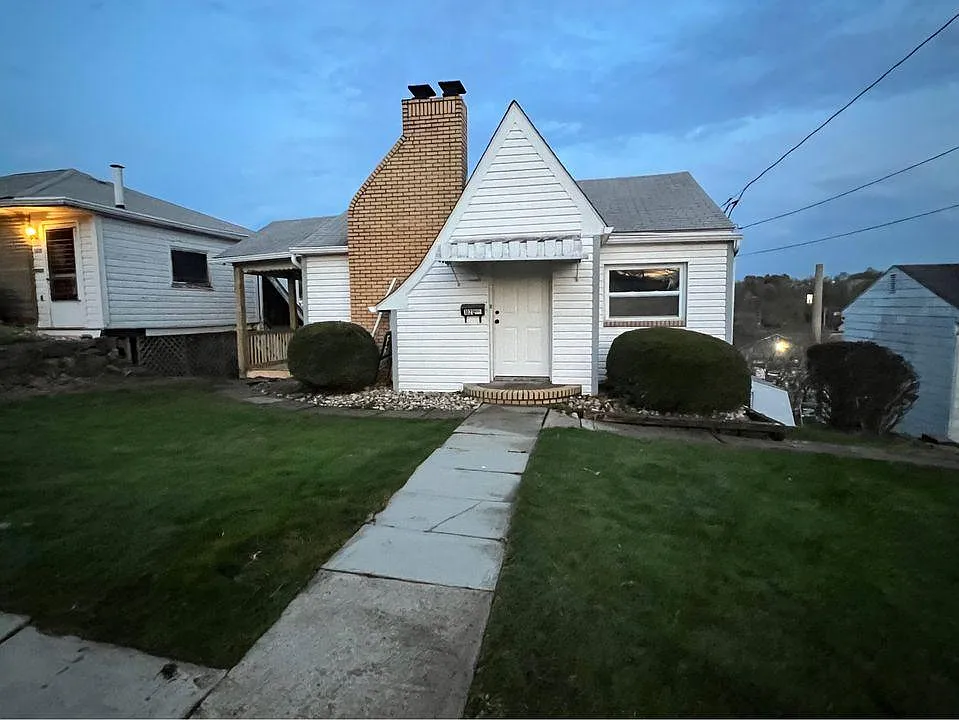 1021 Mace St — Photo 1