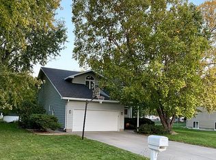 2211 Berryman Ln, Central City, NE 68826