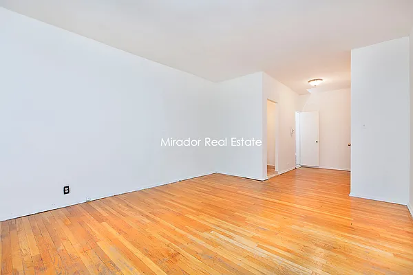 Rented by Mirador Real Estate | media 48