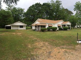 575 Jackson St, Elmore, AL 36025