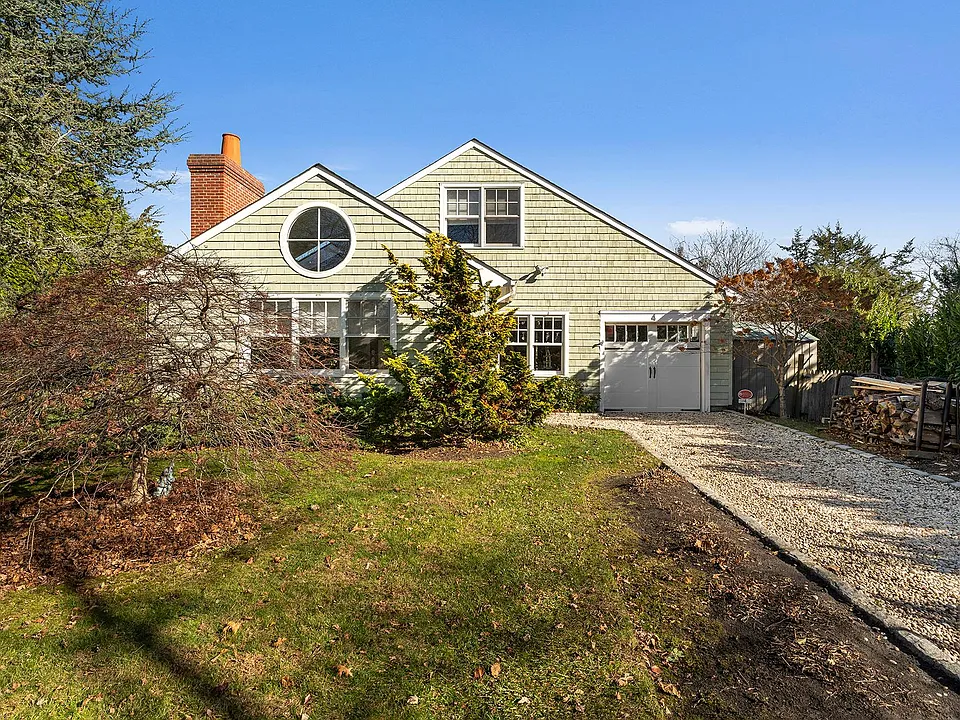 Meadowgrass Ln