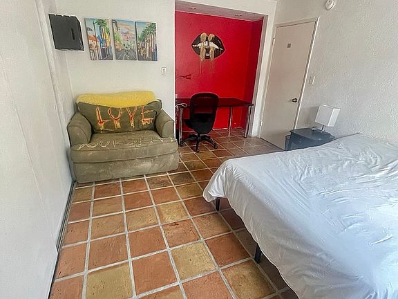 2nd image of 531 N Flores St #9