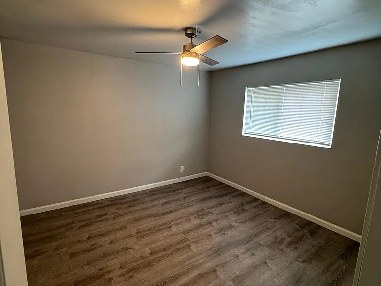 1125 Lochbrae Rd #1 — Photo 17
