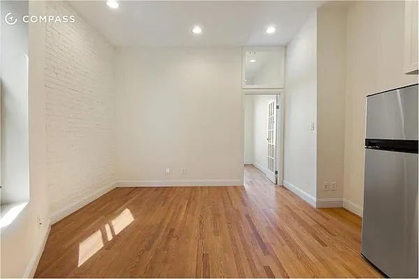 Rented by Compass | media 26