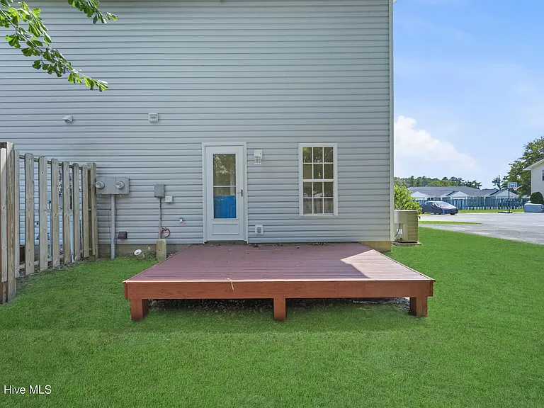 301 Johns Way — Photo 4