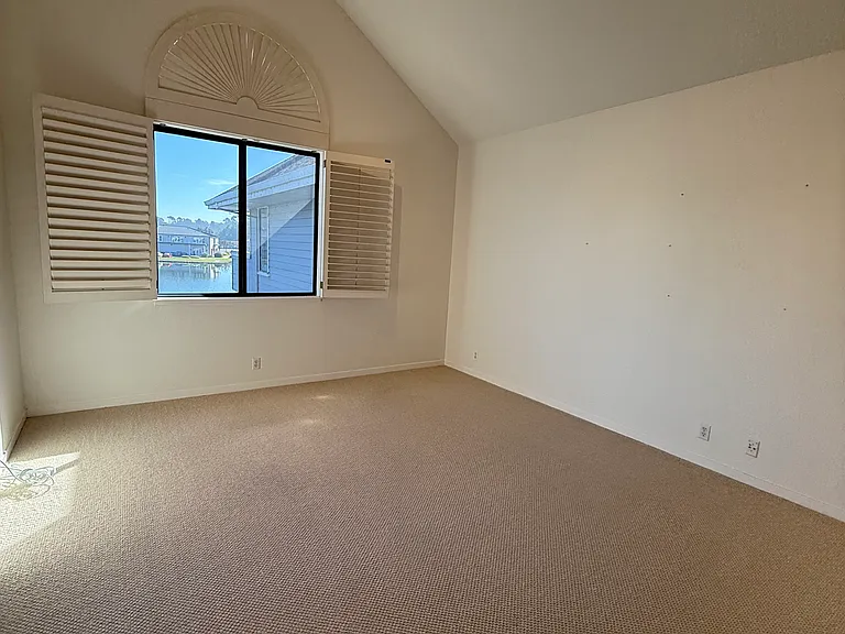 6052 Shelter Bay Ave — Photo 26