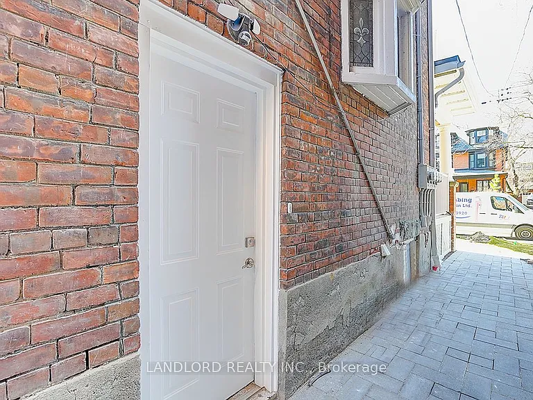 75 Kendal Ave #LOWER — Photo 25