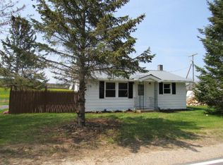 576 River Rd, Peru, NY 12972