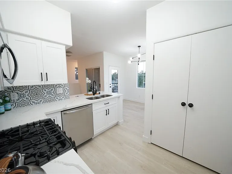 9050 W Warm Springs Rd #2084 — Photo 11