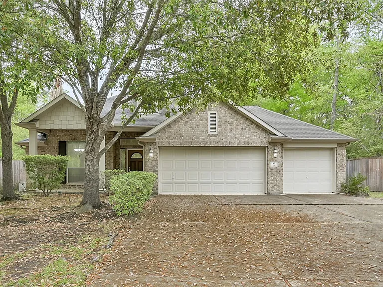 10 Barker Ridge Ct — Photo 1