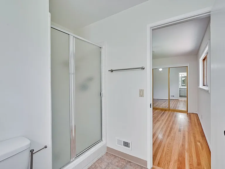 1572 Tobias Dr — Photo 23