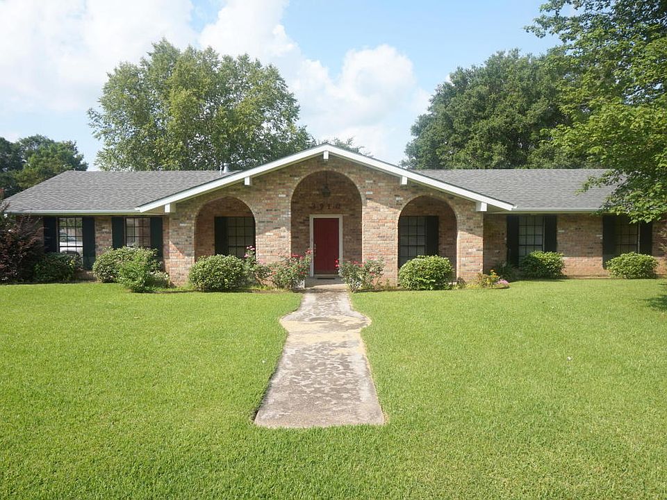 1st image of 3910 Avenue Bonne Terre