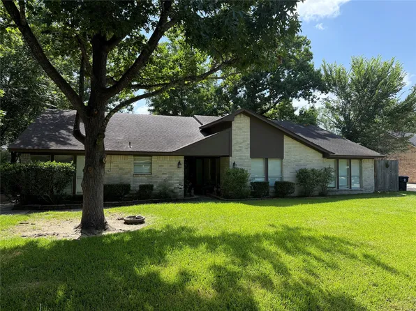 1519 Burning Tree Rd, Humble, TX 77339