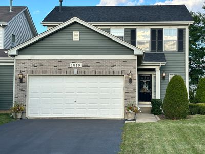 1819 S Fallbrook Dr, Round Lake, IL, 60073