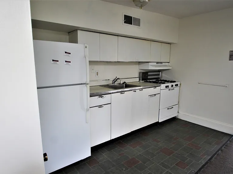 1621 Park Ave. — Photo 7