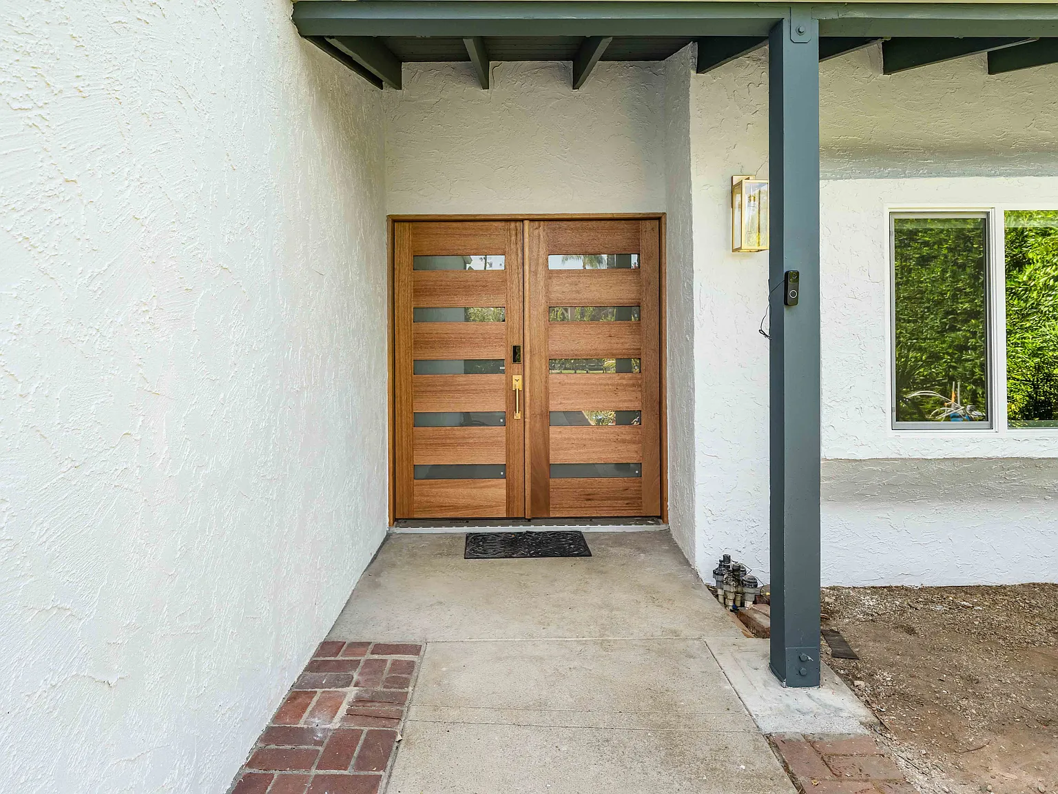 5 bed, 3168 sqft, $6,500 — Photo 2