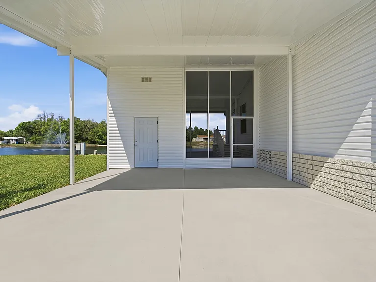 Royal Palm Village — Photo 38