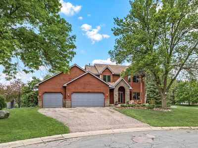 1130 Dove Ct, Chanhassen, MN, 55317