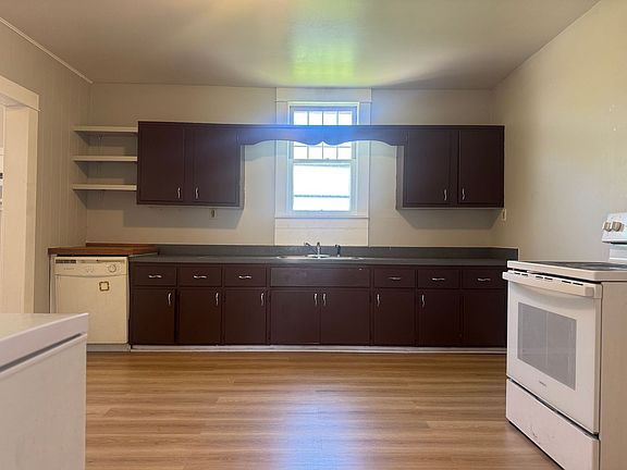 5th image of 319 E College St APT 1