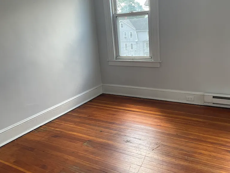 191 Alder St — Photo 5