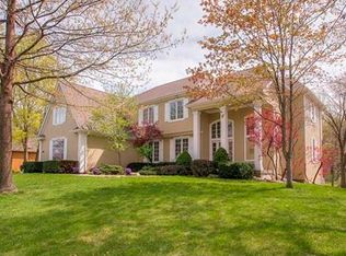 1204 NW Arrowhead Trl, Blue Springs, MO 64015