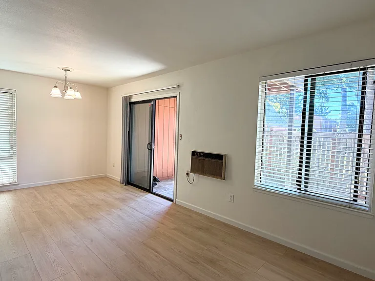 38627 Cherry Ln #34 — Photo 4