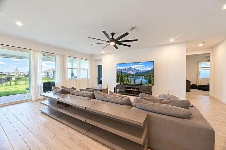 3 bed, 2506 sqft, $3,200 — Photo 1