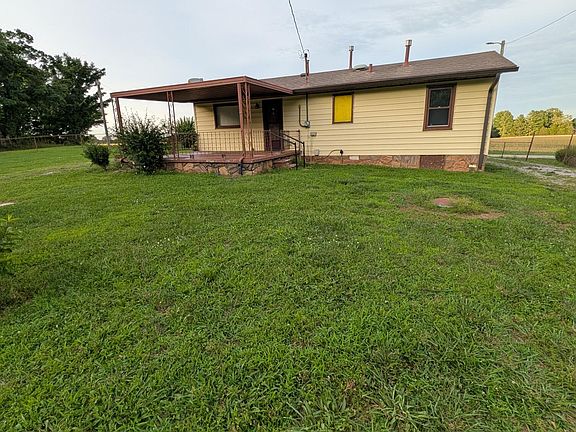 3rd image of 305 Gracey Sinking Fork Rd