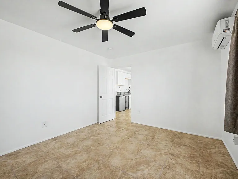 34233 W Sahuaro St — Photo 10