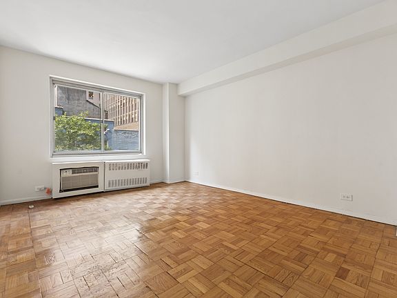 5th image of 225 E 46th St APT 5H
