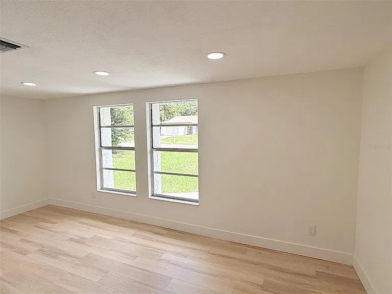 8512 Longboat Ln — Photo 3