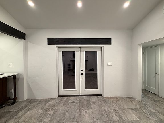 4th image of 3981 E Desmond Ln