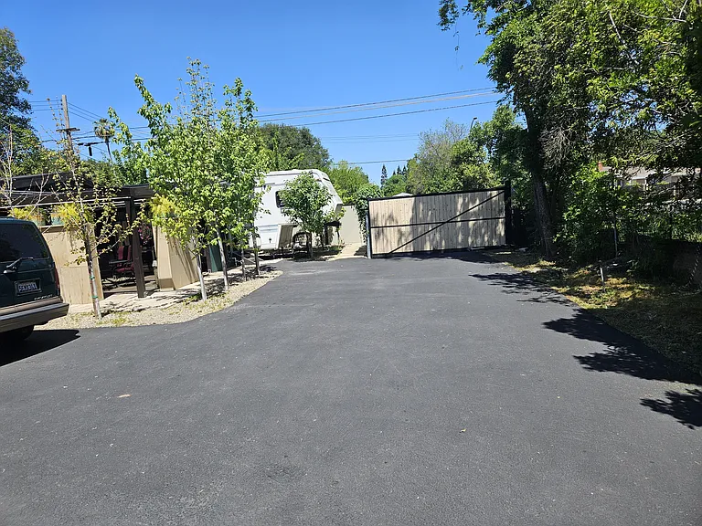 Marconi Ave — Photo 9