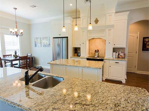 5th image of 2659 E Robinwood Dr
