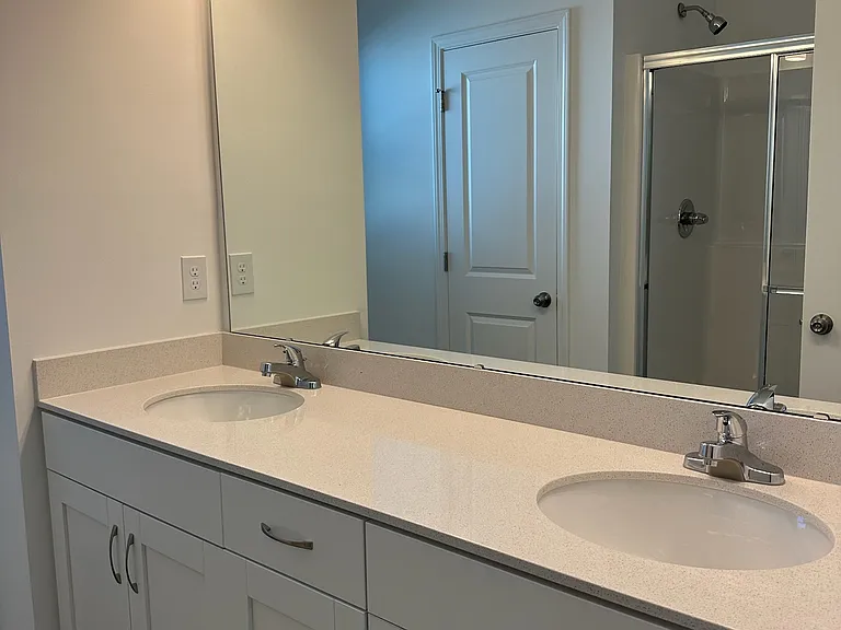 1317 Creekfront Dr — Photo 10