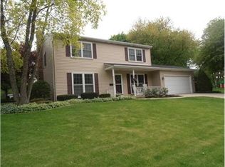 122 W Bailey Rd, Naperville, IL 60565