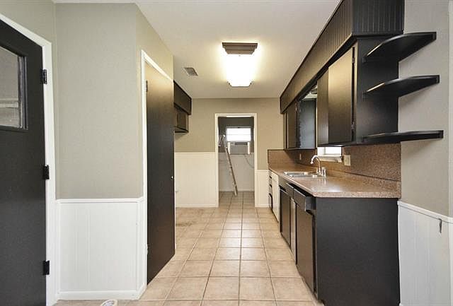 1st image of 900 Sunrise Ave
