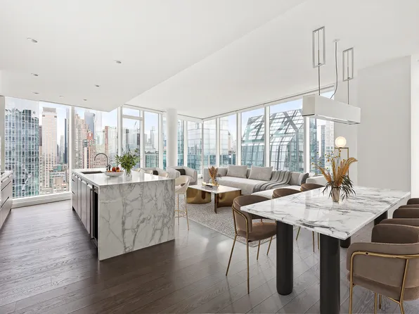 30 Riverside Boulevard image 1 of 10