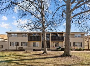 128 Shadalane Walk APT B, Ballwin, MO