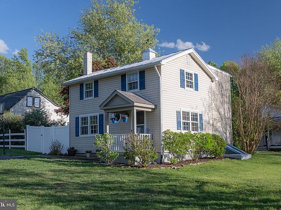 3rd image of 430 Pine Grove Rd