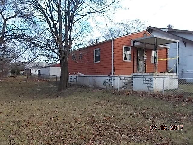 2nd image of 1212 Windsor Ave