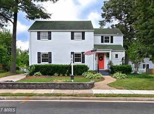 121 N Wakefield St, Arlington, VA 22203