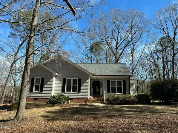 110 Woodland Ridge Dr, Fuquay Varina, NC 27526