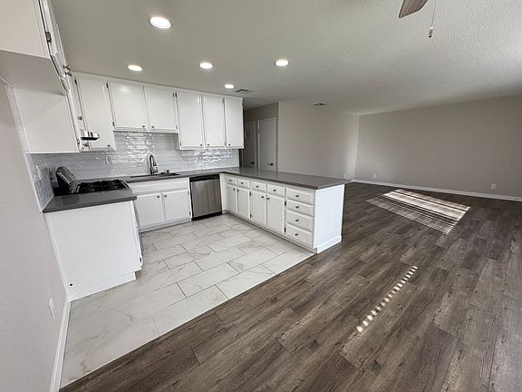 3rd image of 623 E Cedar Ave APT B