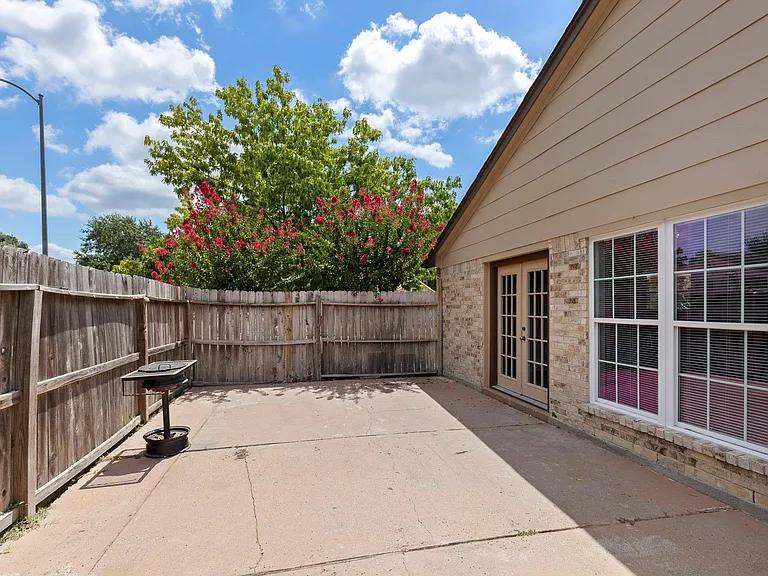 21435 Deerhaven Dr — Photo 25