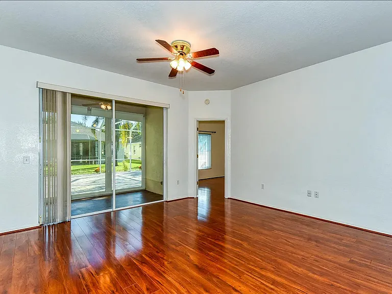 6221 Foxglove Ln — Photo 5